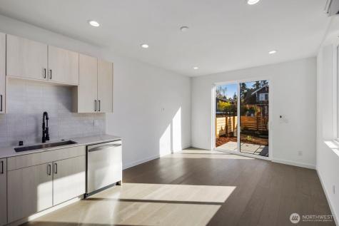518 N 102nd Street Seattle WA 98133