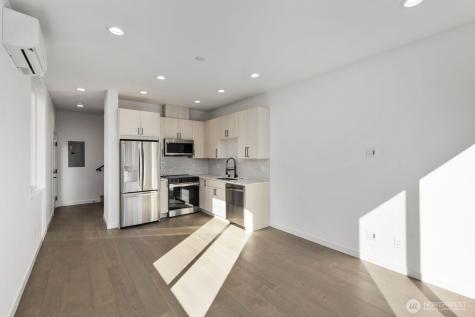 518 N 102nd Street Seattle WA 98133