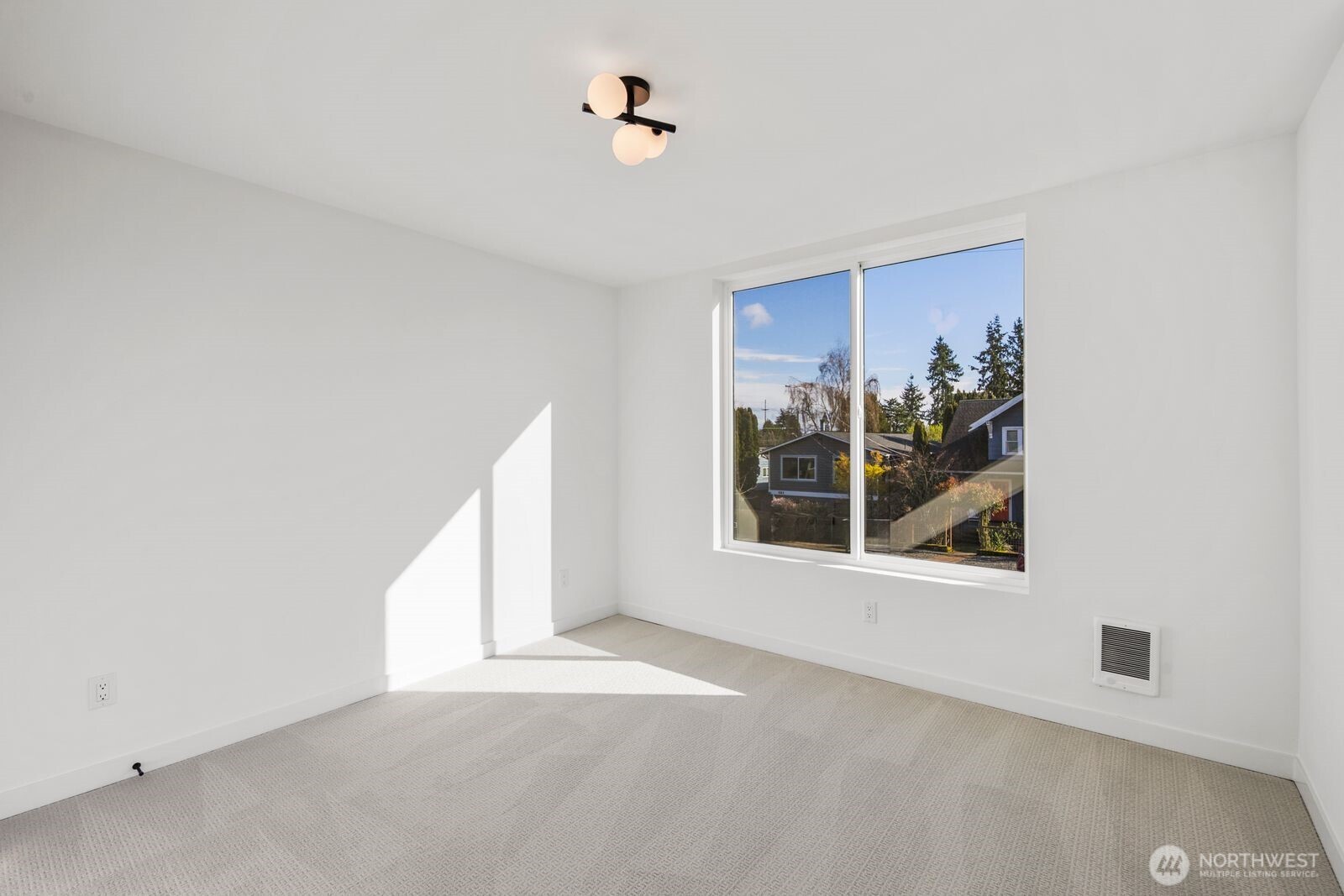 518 N 102nd Street Seattle WA 98133