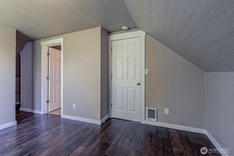 913 E Mckinley Road Tacoma WA 98404