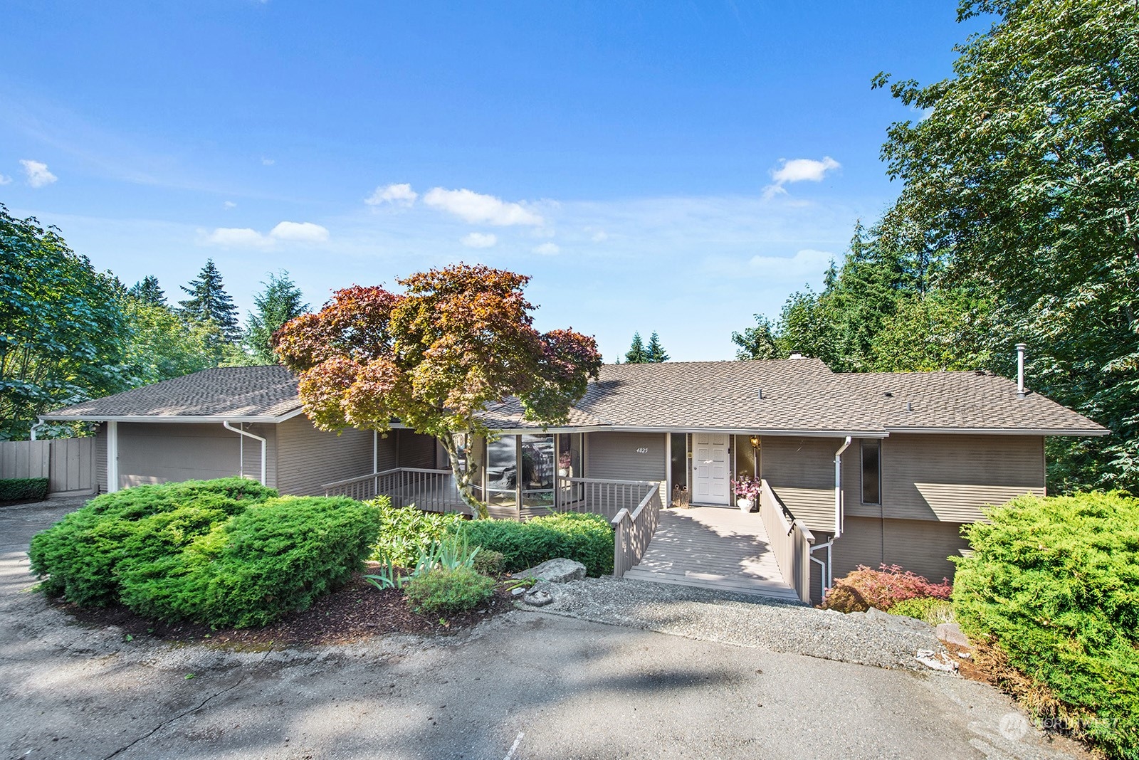 4825 88th Avenue SE Mercer Island WA 98040