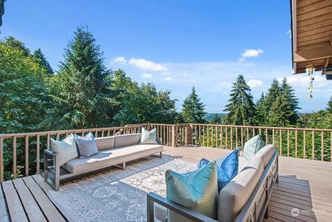 4825 88th Avenue SE Mercer Island WA 98040