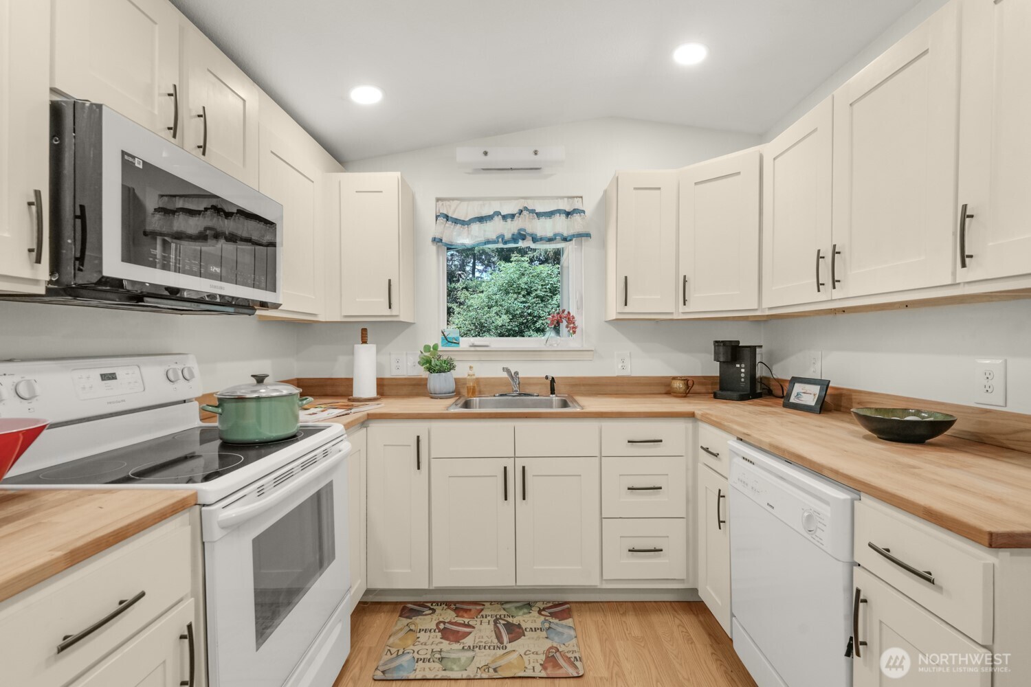 28103 R Street Ocean Park WA 98640