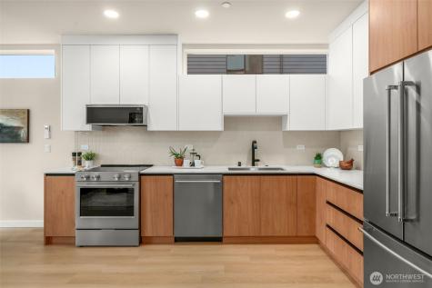 1123 10th Avenue E Seattle WA 98102