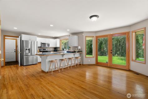5623 NW Millglade Lane Bremerton WA 98312