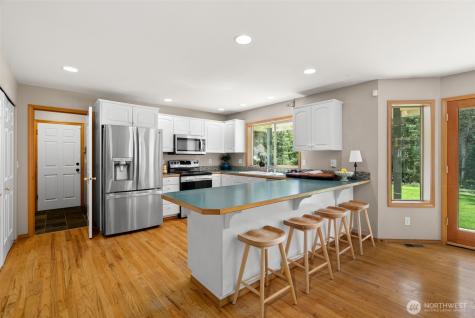 5623 NW Millglade Lane Bremerton WA 98312