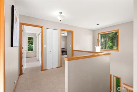 5623 NW Millglade Lane Bremerton WA 98312