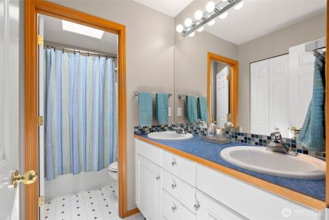 5623 NW Millglade Lane Bremerton WA 98312