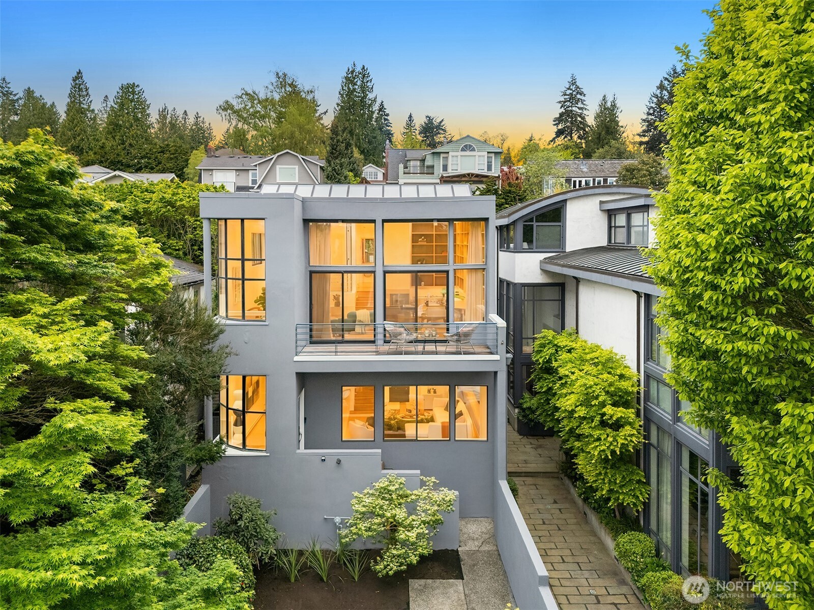 1419 Mcgilvra Boulevard E Seattle WA 98112