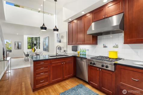 1419 Mcgilvra Boulevard E Seattle WA 98112