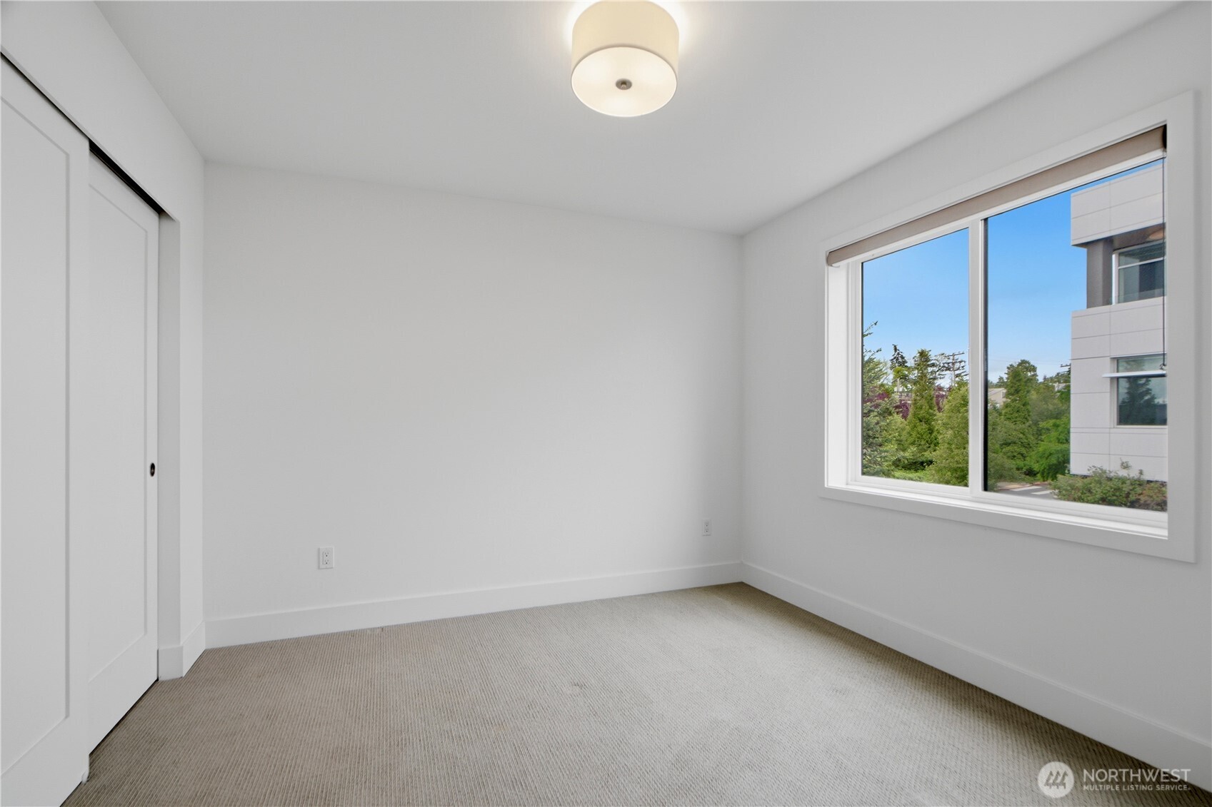 732 4th Court S Kirkland WA 98033