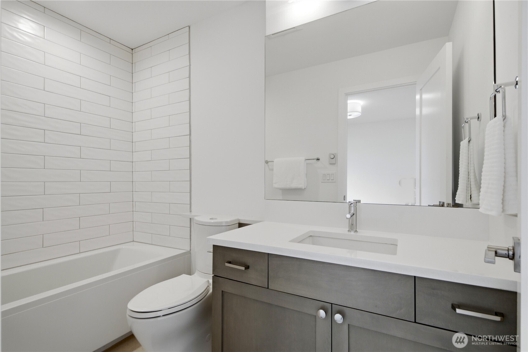 732 4th Court S Kirkland WA 98033