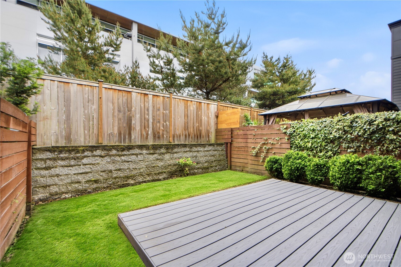 732 4th Court S Kirkland WA 98033