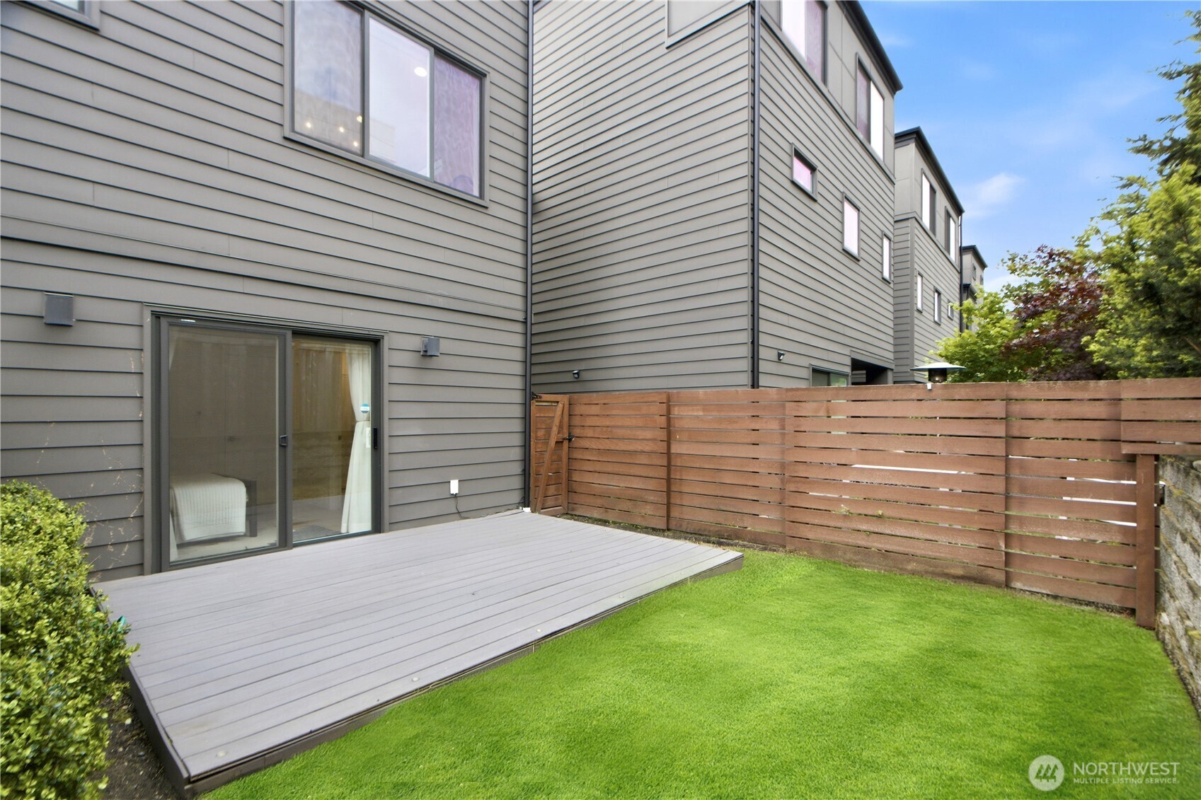 732 4th Court S Kirkland WA 98033