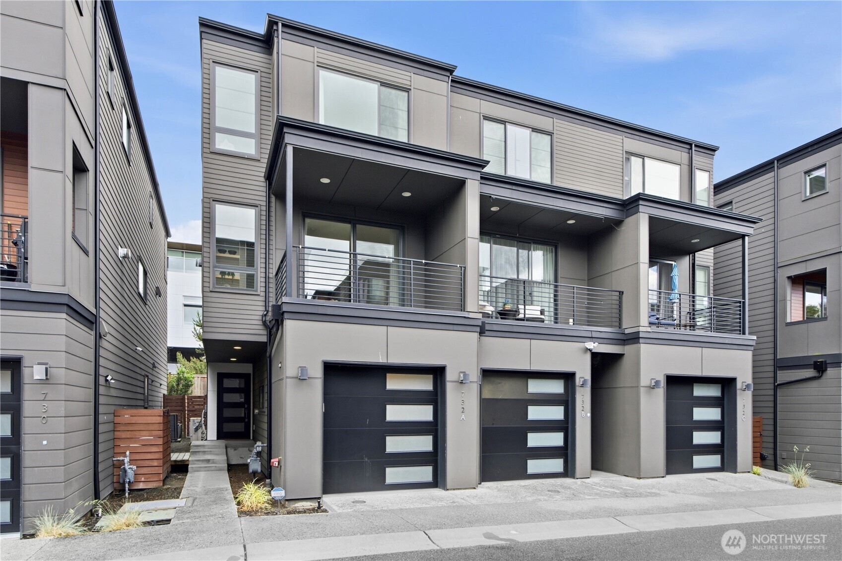 732 4th Court S Kirkland WA 98033