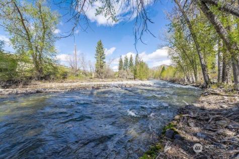 219 Glover Street N Twisp WA 98856
