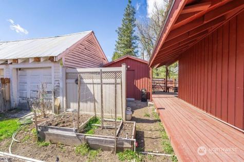 219 Glover Street N Twisp WA 98856