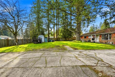219 Meadow Place SW Everett WA 98208