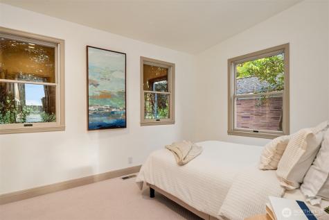 175 Lake Avenue W Kirkland WA 98033