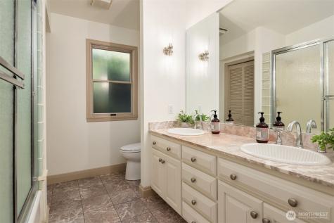 175 Lake Avenue W Kirkland WA 98033