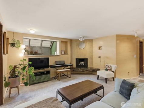 5821 3rd Avenue NW Seattle WA 98107