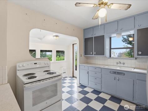 5821 3rd Avenue NW Seattle WA 98107