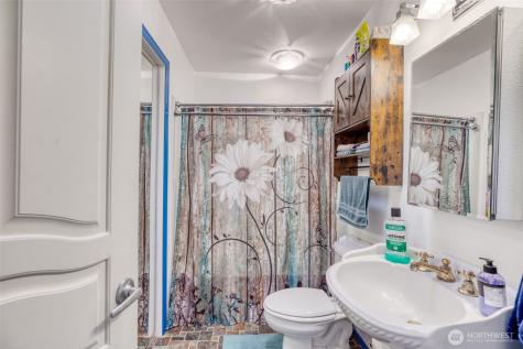 30812 J Place Ocean Park WA 98640