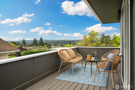 1908 122nd Avenue SE Bellevue WA 98005