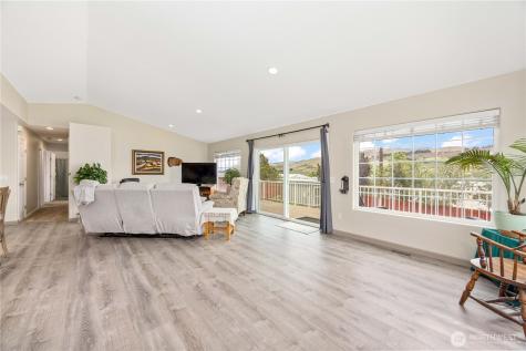121 Pryor Drive Pateros WA 98846