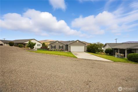 121 Pryor Drive Pateros WA 98846