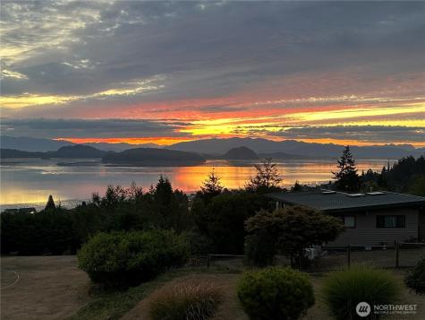 3812 Emory Trail Oak Harbor WA 98277