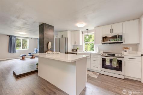 2748 El Camano Street Camano Island WA 98282