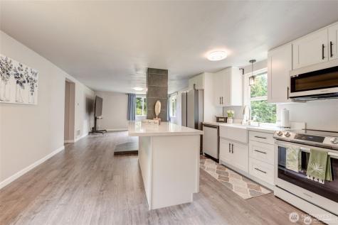 2748 El Camano Street Camano Island WA 98282