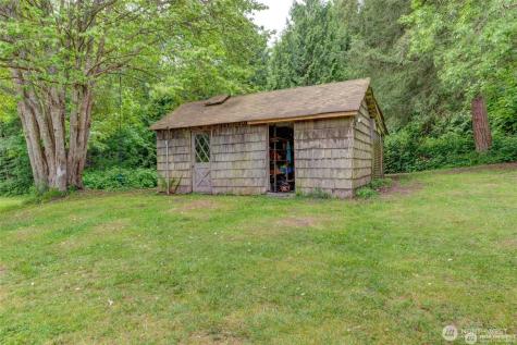 2748 El Camano Street Camano Island WA 98282