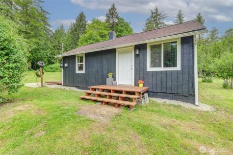 2748 El Camano Street Camano Island WA 98282