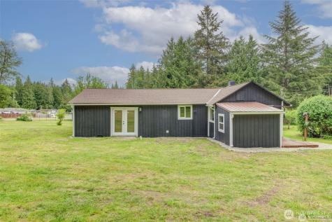 2748 El Camano Street Camano Island WA 98282