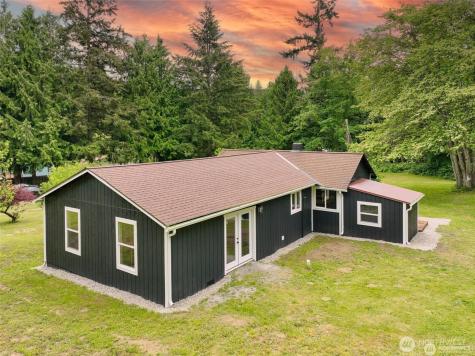2748 El Camano Street Camano Island WA 98282
