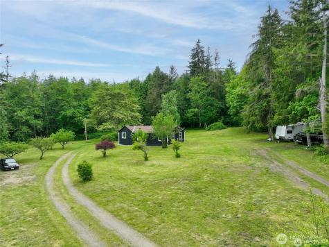 2748 El Camano Street Camano Island WA 98282