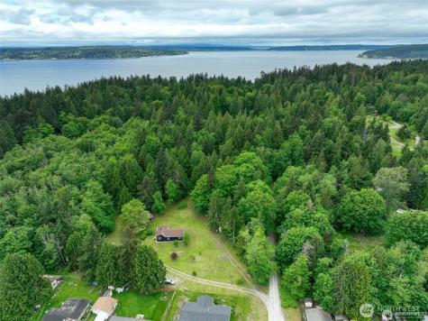 2748 El Camano Street Camano Island WA 98282