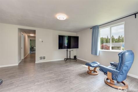 2748 El Camano Street Camano Island WA 98282
