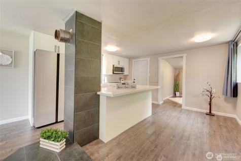 2748 El Camano Street Camano Island WA 98282