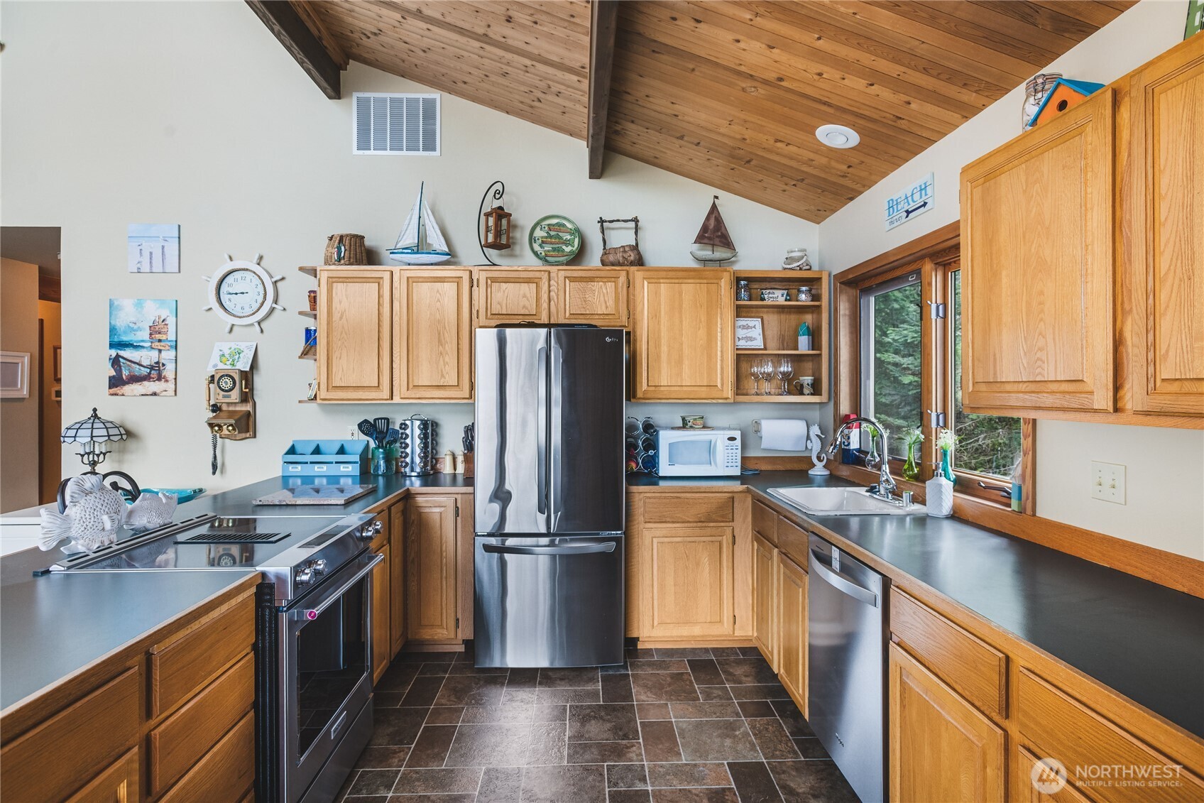 7616 Cypress Way Anacortes WA 98221