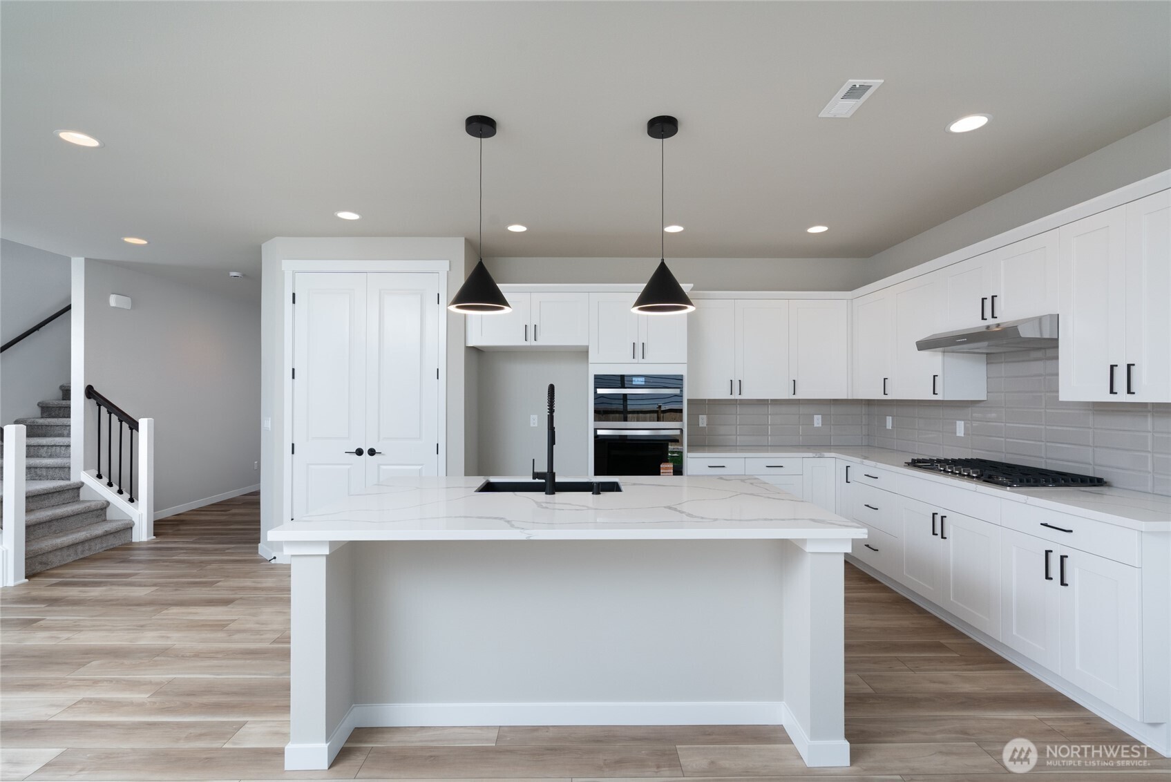 2402 SW Ridgeway Drive Oak Harbor WA 98277