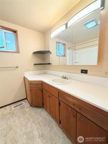 201 E Dewberry Omak WA 98841