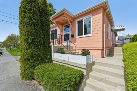 1911 13th Street Everett WA 98201