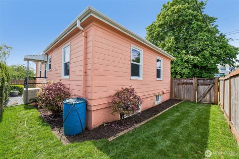 1911 13th Street Everett WA 98201