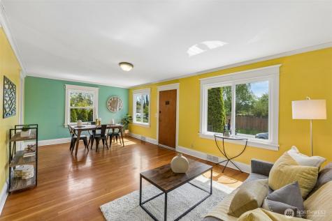 1911 13th Street Everett WA 98201