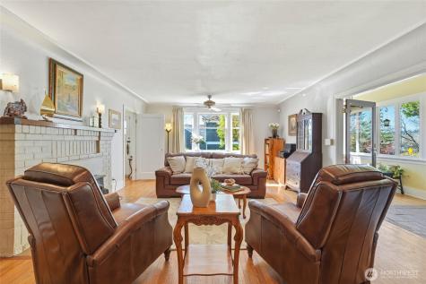 211 S 15th Street Renton WA 98055