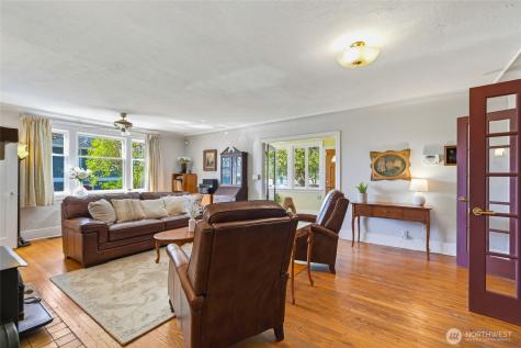 211 S 15th Street Renton WA 98055