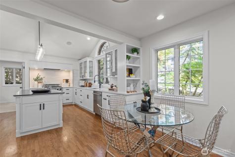 4181 42nd Avenue NE Seattle WA 98105